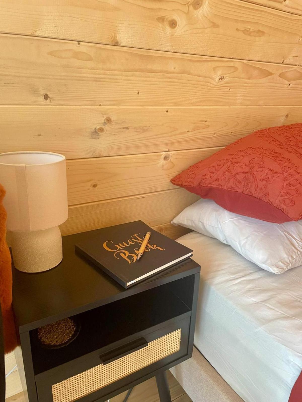 Coedydd - Woods Apartman Bridgend  Kültér fotó